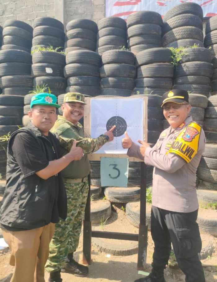 Forkopimcam se-Kabupaten Kediri Tunjukkan Kekompakan di Lomba Menembak Hari Bhayangkara ke-80