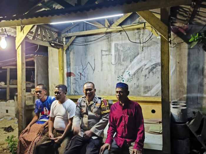 Bhabinkamtibmas Desa Sukadamai Aktifkan Ronda Siskamling Bersama Warga, Perkuat Keamanan Lingkungan