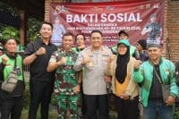 Sambut Hari Bhayangkara, Polresta Tangerang Baksos Bareng Komunitas Ojol