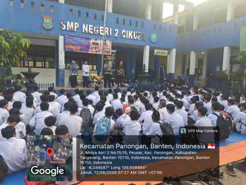 Kanit Binmas Polsek Cikupa Berikan Penyuluhan Bahaya Tawuran dan Bullying di SMP Negeri 2 Cikupa
