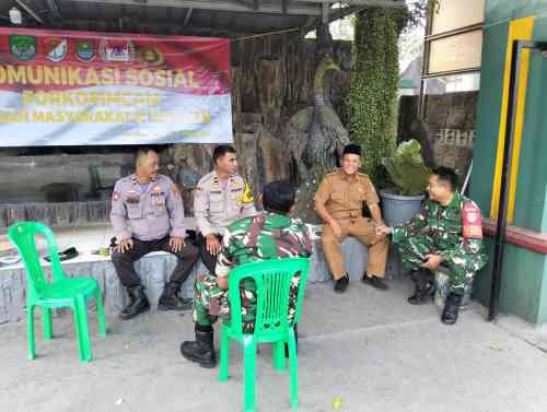 Bhabinkamtibmas Sukamulya Perkuat Sinergitas TNI-Polri Melalui Sambang dan Koordinasi Kamtibmas