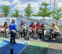 Suasana Pagi di Tuban Berubah, Polantas Tuban Jadi Tempat Warga Berkonsultasi Soal SIM dan BPKB