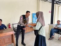 Ramai Sejak Pagi, Program Polantas Tuban Menyapa Jadi Tempat Curhat Urusan STNK dan BPKB