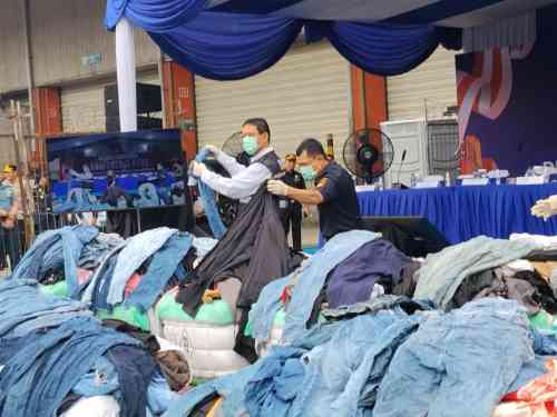 IMG-20260623-WA0035 Bea Cukai Temukan 4.687 Balpres dalam 43 Kontainer, Negara Rugi Lebih dari Sekadar Uang