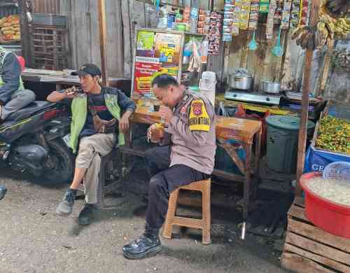 IMG-20260623-WA0109 Bripka S. Hamdi Aktif Gelar Warung Bhabinkamtibmas, Pererat Kedekatan Polri dan Warga