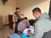 Dari Pengemudi Ojol hingga Pedagang, Warga Tuban Cari Kepastian SIM STNK ke Polantas Tuban