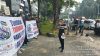 Aksi Singkat di BGN, Massa Minta Program MBG Tanpa Nanik S. Deyang