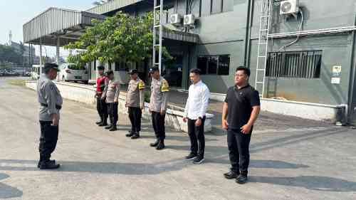 Unjuk Rasa Buruh PT Doga Group Internasional Berjalan Tertib, Polsek Cikupa Kedepankan Dialog Humanis