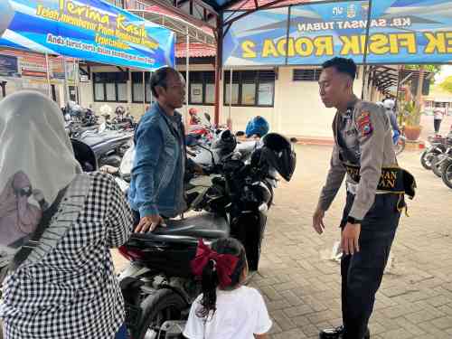 IMG-20260710-WA0005 Layanan Humanis Polantas Tuban, Warga Konsultasi SIM, STNK dan BPKB Sambil Beraktivitas