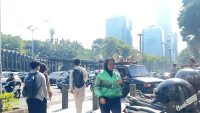 Soroti Dugaan Malapraktik Klinik, Massa Sampaikan Aspirasi di Depan Polda Metro Jaya