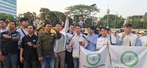 Ratusan Aktivis Mahasiswa Datangi Gedung DPR, Minta Kejaksaan Agung Dievaluasi Menyeluruh