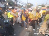Personel Lantas Polsek Cikupa Laksanakan PECAK Sore Hari, Pastikan Arus Lalu Lintas Tetap Aman dan Lancar