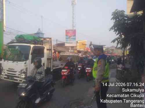 Personel Lantas Polsek Cikupa Laksanakan PECAK Pagi, Wujudkan Kamseltibcar di Simpang Columbus PT Cingluh