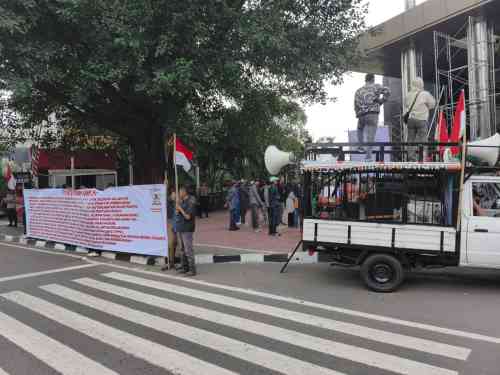 IMG-20260715-WA0023 Gedung KPK Didatangi Massa AMPUH, Ini Tuntutan Terkait Dugaan Perdagangan Pengaruh