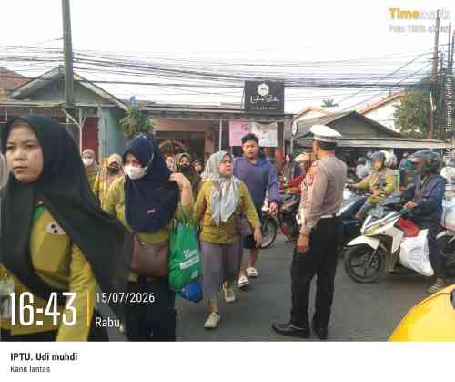 IMG-20260716-WA0001 Personel Lantas Polsek Cikupa Laksanakan PECAK Sore Hari, Wujudkan Arus Lalu Lintas Aman dan Lancar