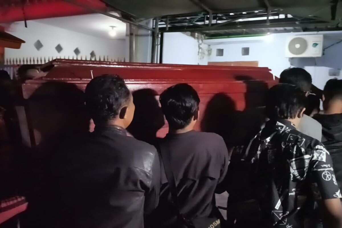 Santunan Kematian untuk Korban KMP Mutiara Sentosa Santunan Kematian untuk Korban KMP Mutiara Sentosa