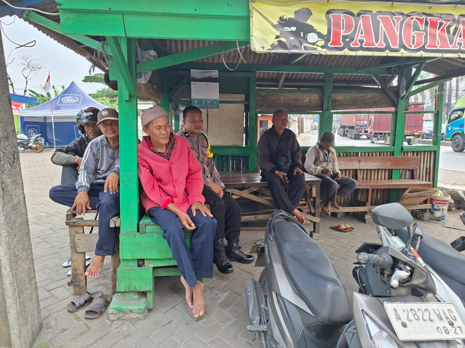 Bhabinkamtibmas Desa Cikupa Sambangi OPANG, Perkuat Komunikasi dan Kamtibmas di Tengah Masyarakat