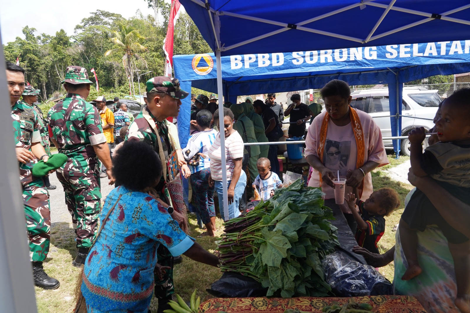 UMKM Persit KCK Cabang XVI Ramaikan Penutupan TMMD Ke-129, Hasil Kebun Mama-Mama Sesor Jadi Produk Unggulan