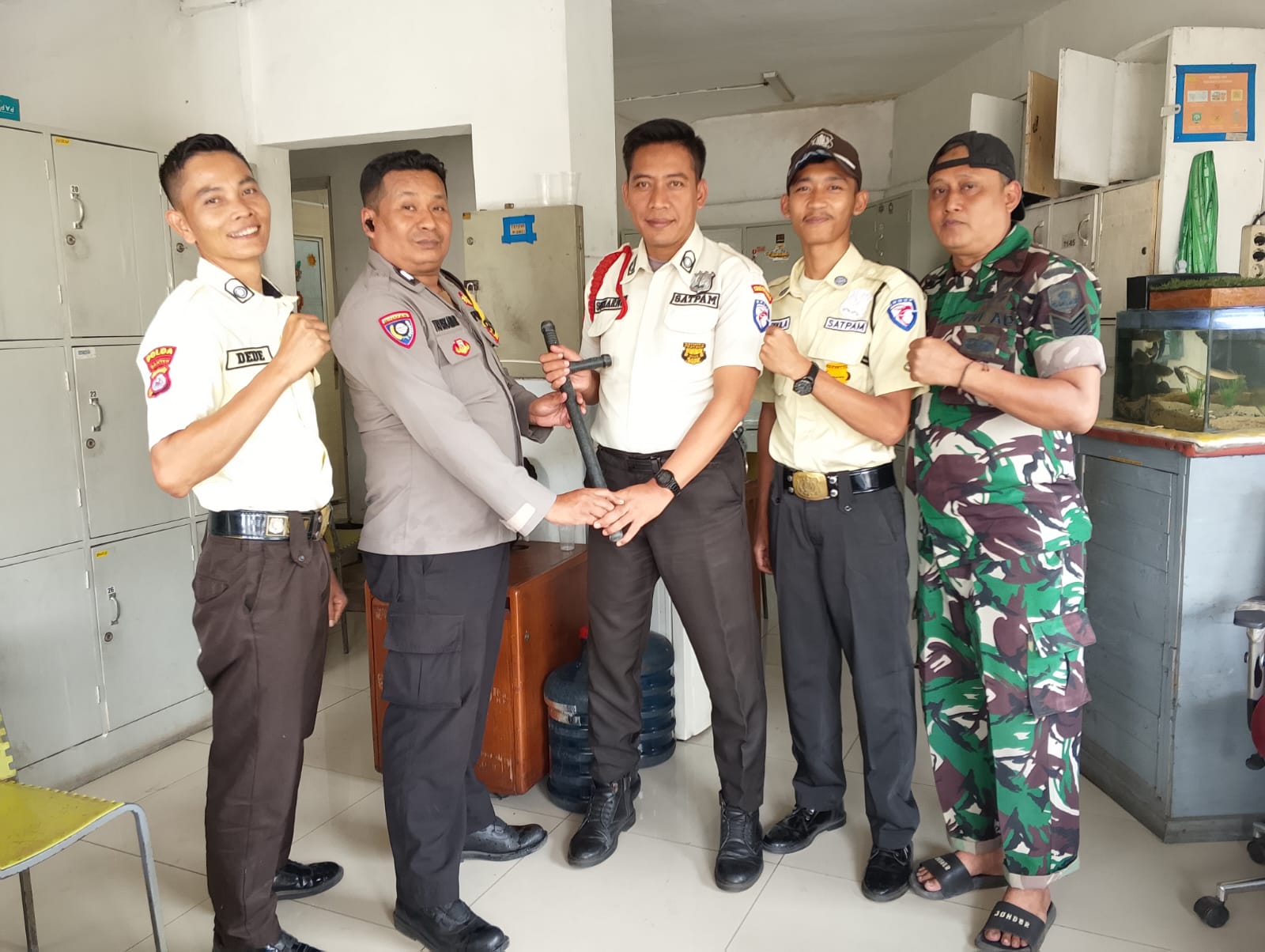 Sambangi Satpam PT Prima Makmur, Aiptu Tri Iskandar Perkuat Sinergi Kamtibmas di Desa Bitung Jaya