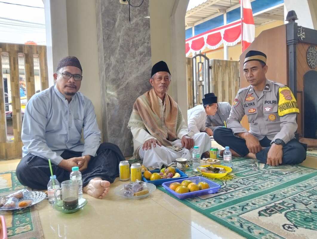 Bhabinkamtibmas Polsek Cikupa Sambangi Tokoh Masyarakat dan Agama di Sukamulya