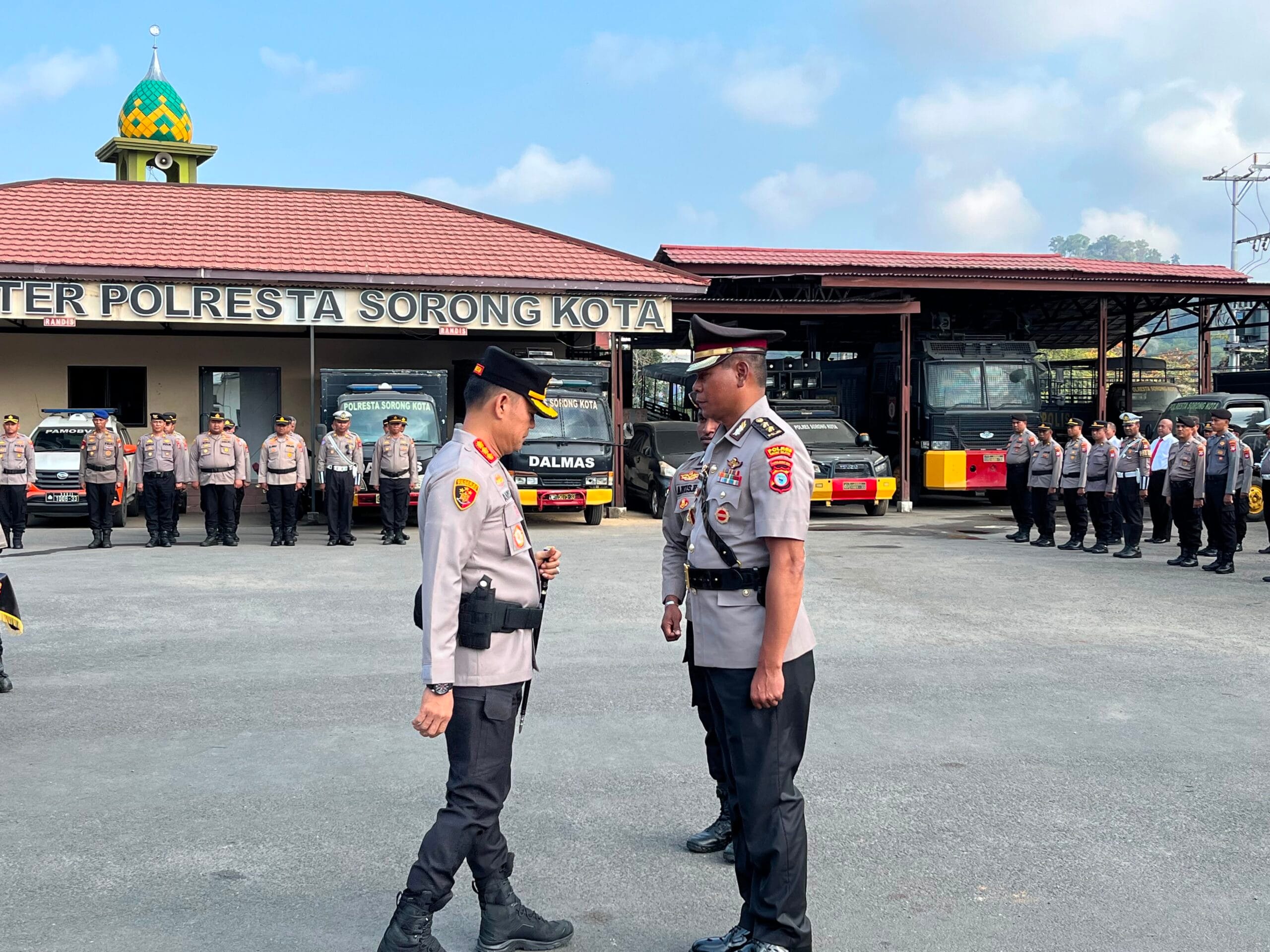 Kapolresta Sorong Kota Sambut Resmi Lantik AKBP Glenn Roy Molle sebagai Wakapolresta, Ini Pesannya