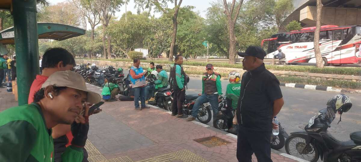 IMG-20260827-WA0010 Rombongan Ojol Korwil Jakarta Utara Bertolak ke Polda Metro Jaya, Dikawal Petugas