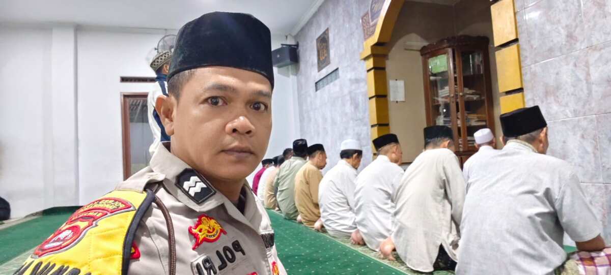 Bhabinkamtibmas Polsek Cikupa Laksanakan Subuh Keliling, Perkuat Silaturahmi dengan Warga Sukamulya