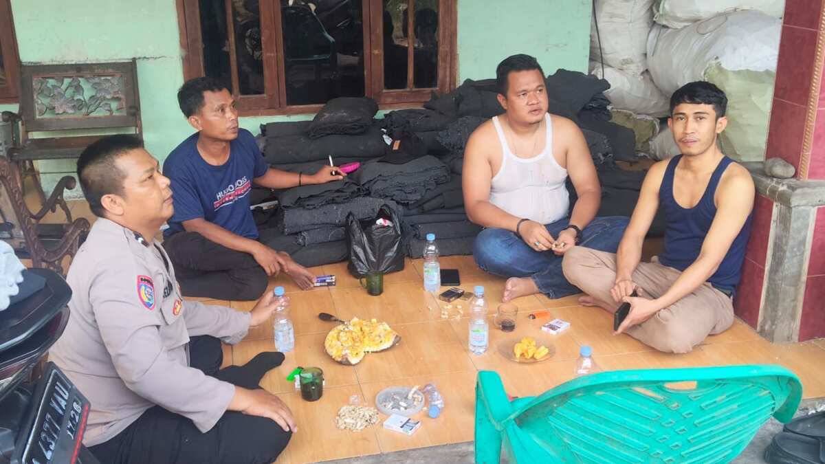 Bhabinkamtibmas Desa Bojong Perkuat Cooling System dan DDS, Serap Aspirasi Warga