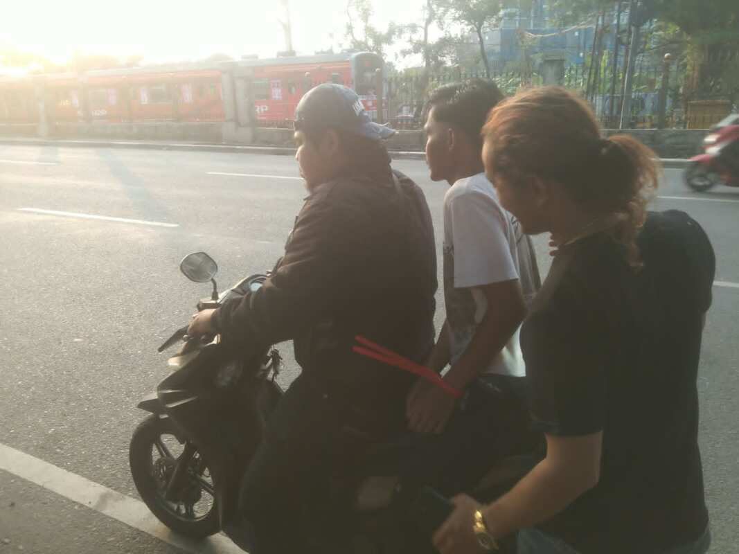 Hendak Jual Pedang Rp500 Ribu, Pemuda Diamankan di Bawah Flyover Pejompongan