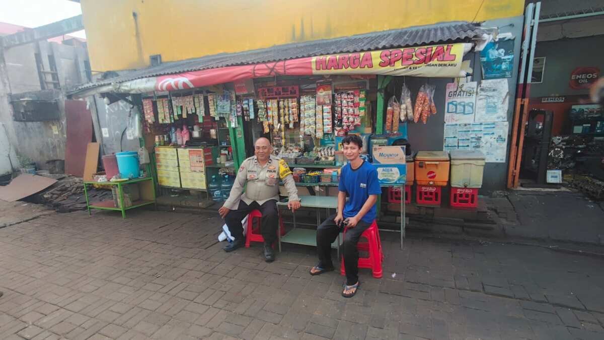 Bhabinkamtibmas Desa Budimulya Jalankan Program Poliran, Dorong Warga Tetap Produktif dan Jaga Kamtibmas