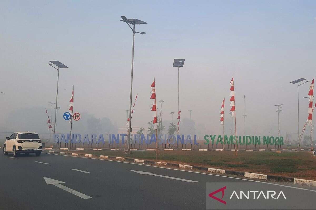 10 penerbangan terdampak asap di Bandara Internasional Syamsudin Noor