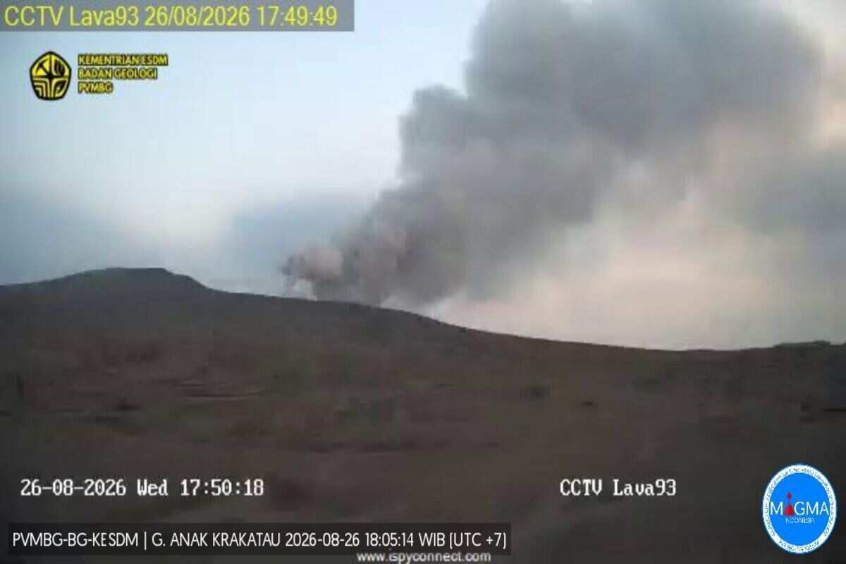 Gunung Anak Krakatau alami 13 kali erupsi pada Rabu Gunung Anak Krakatau alami 13 kali erupsi pada Rabu