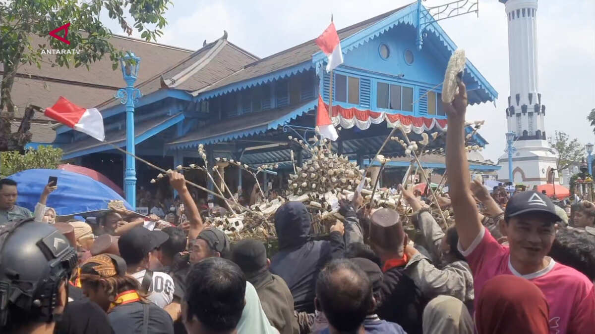 Meriahnya Tradisi Grebeg Maulud di Solo