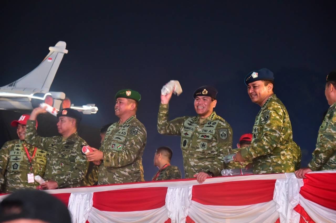 Panglima TNI Hadiri Karnaval Bersatu, Meriahkan Perayaan HUT ke-81 Kemerdekaan RI