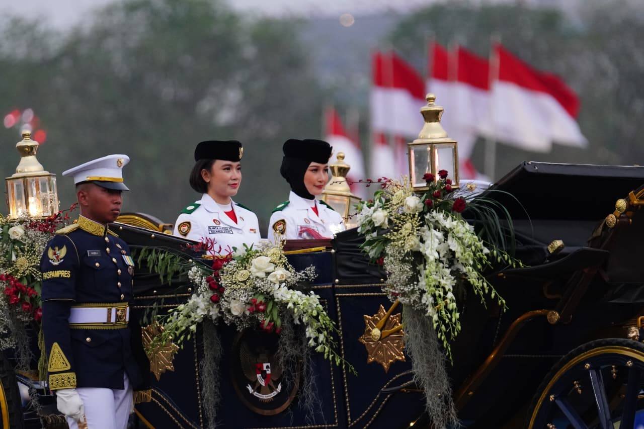 Panglima TNI Hadiri Upacara Penurunan Bendera Sang Merah Putih di Istana Merdeka