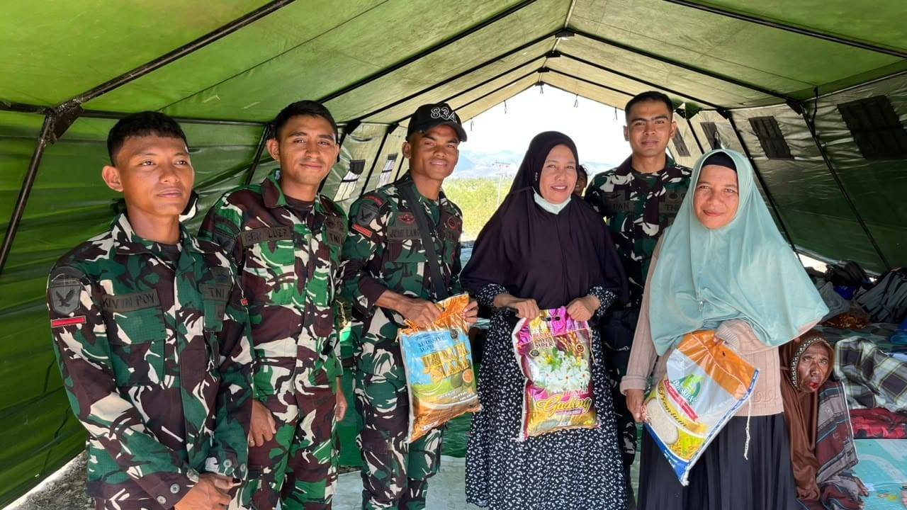 Optimalkan Bantuan Untuk Korban Gempa NTT, TNI Kerahkan 1.265 Personel dan Salurkan 188 Ton Bantuan