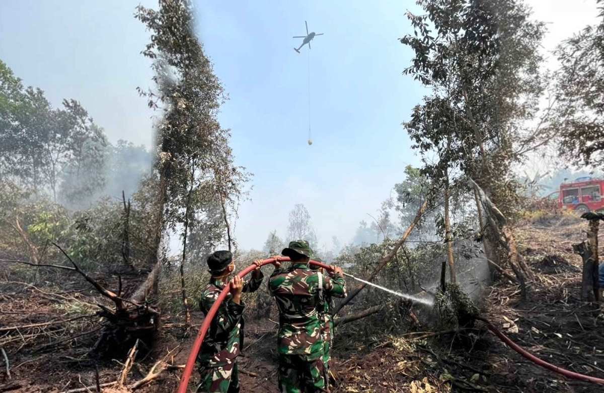 WhatsApp Image 2026-08-30 at 21.45.04 (3) Padamkan Bara di Balik Gambut, Satgas Darat Lanud Sjamsudin Noor Jaga Permukiman Dari Ancaman Karhutla
