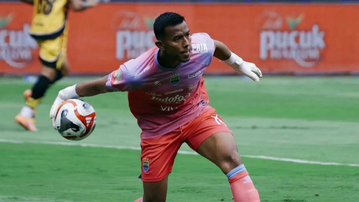 Persib Bandung Waspadai Serangan Balik Cepat Manila Digger Persib Bandung Waspadai Serangan Balik Cepat Manila Digger