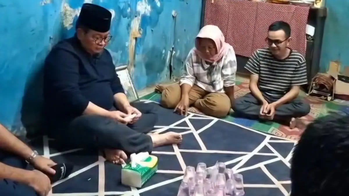 Kunjungan Gubernur Pramono Anung kepada Keluarga Korban Kerusuhan Pejompongan