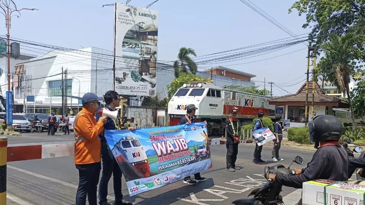Keselamatan di Jalur Kereta: Upaya KAI Daop 8 Surabaya Menutup Perlintasan Ilegal Keselamatan di Jalur Kereta: Upaya KAI Daop 8 Surabaya Menutup Perlintasan Ilegal