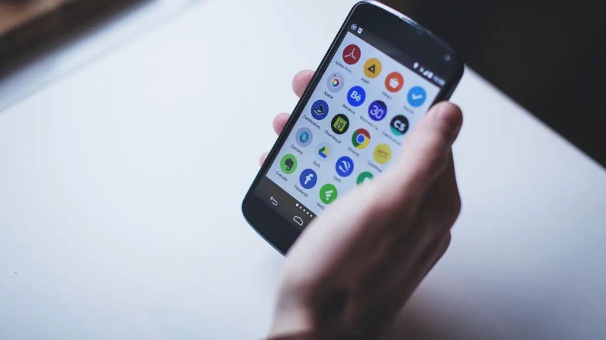 Kebiasaan Sehari-hari yang Membuat HP Android Cepat Panas