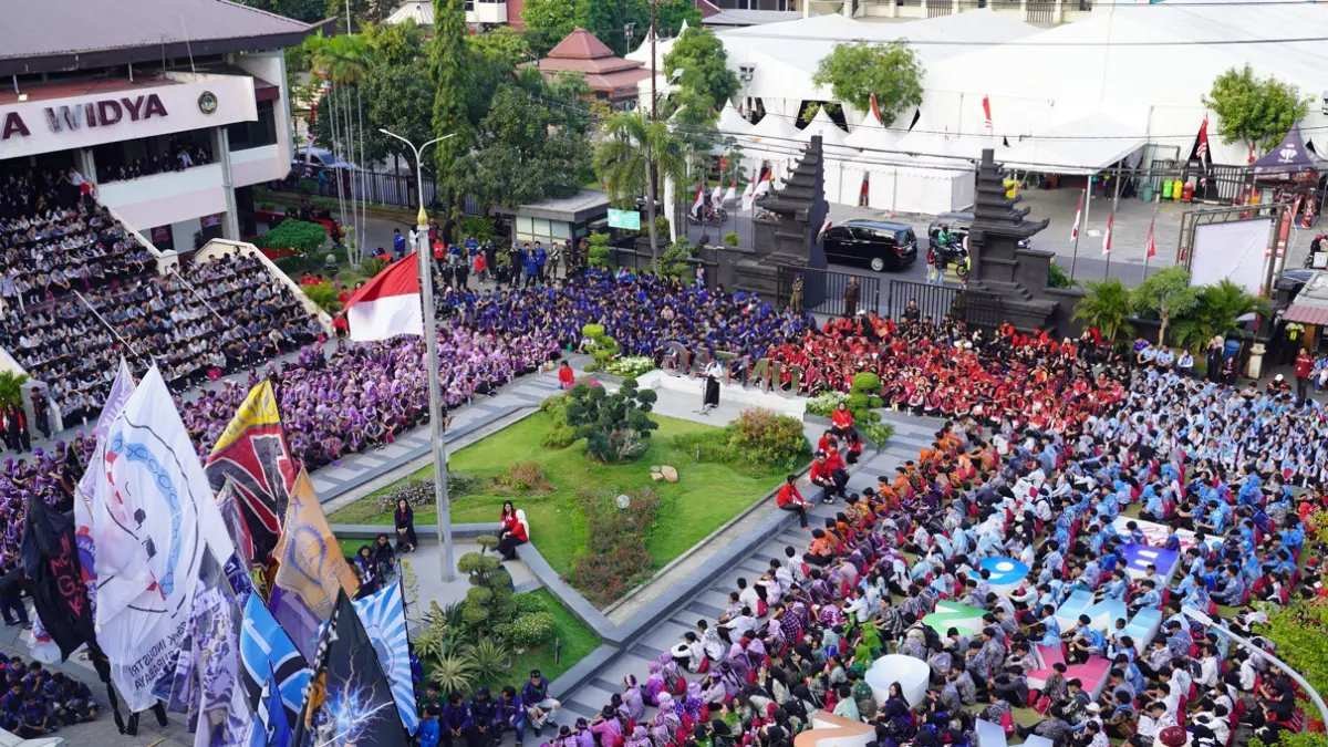 Inovasi dan Motivasi dalam Pengukuhan Mahasiswa Baru Untag Surabaya Inovasi dan Motivasi dalam Pengukuhan Mahasiswa Baru Untag Surabaya
