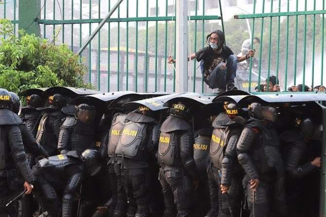 Menelusuri Keterlibatan Ormas dalam Kerusuhan Pasca-Demo di DPR