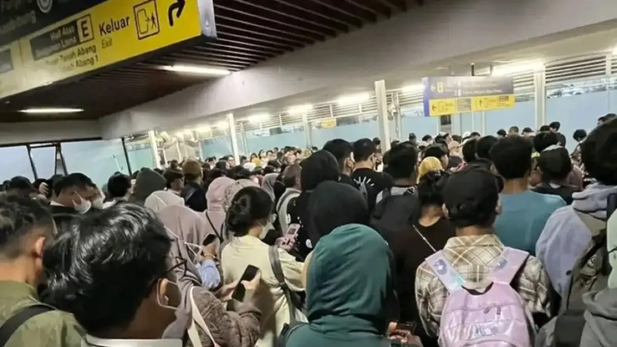 Gangguan Layanan KRL di Palmerah dan Tanah Abang: Rekayasa Rute oleh KAI Commuter Gangguan Layanan KRL di Palmerah dan Tanah Abang: Rekayasa Rute oleh KAI Commuter