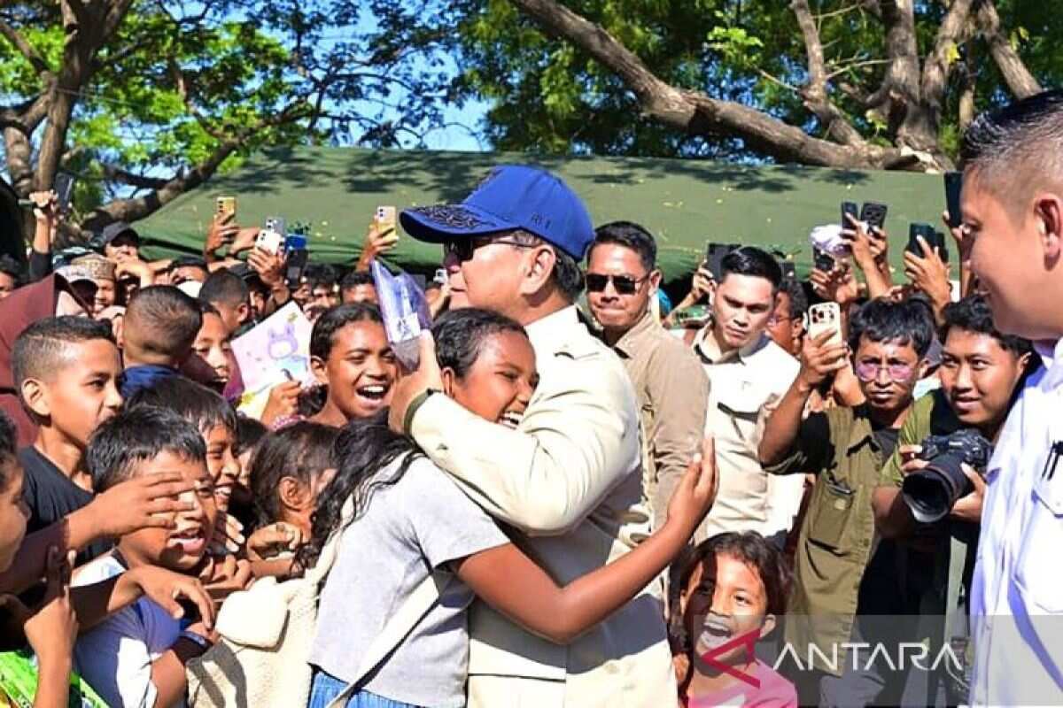 Prabowo minta petugas yang bekerja keras tangani gempa NTT diberi penghargaan Prabowo minta petugas yang bekerja keras tangani gempa NTT diberi penghargaan