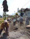 IMG-20260902-WA0046 Koramil Sukapura Bersama Warga Binaan Gotong Royong Lakukan Perbaikan Jalan