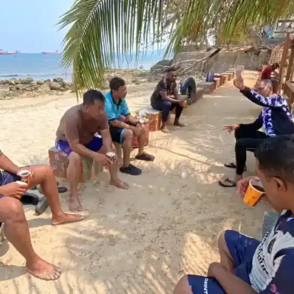 Tingkatkan Kesiapsiagaan di Perairan, Satpolairud Polresta Sorong Kota Asah Kemampuan Renang Laut