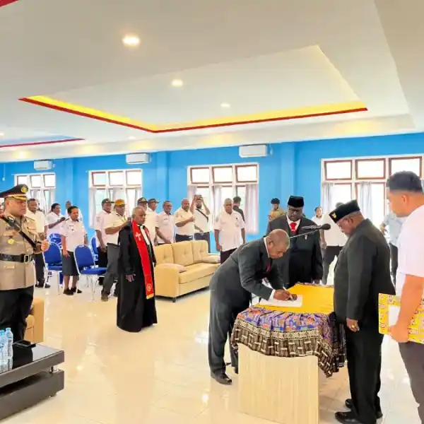 Kapolres Maybrat Hadiri Pelantikan Kadis Sosial, Sinergi Pemerintah dan Polri Diperkuat