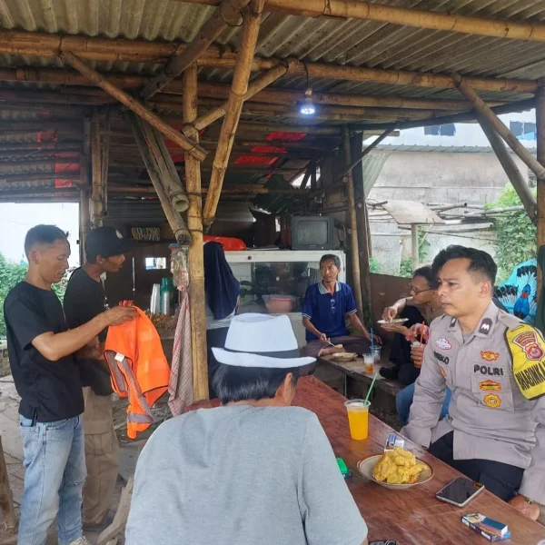 Warbin, Aipda Dieko Sambangi Warga Pasir Gadung Serap Aspirasi dan Informasi