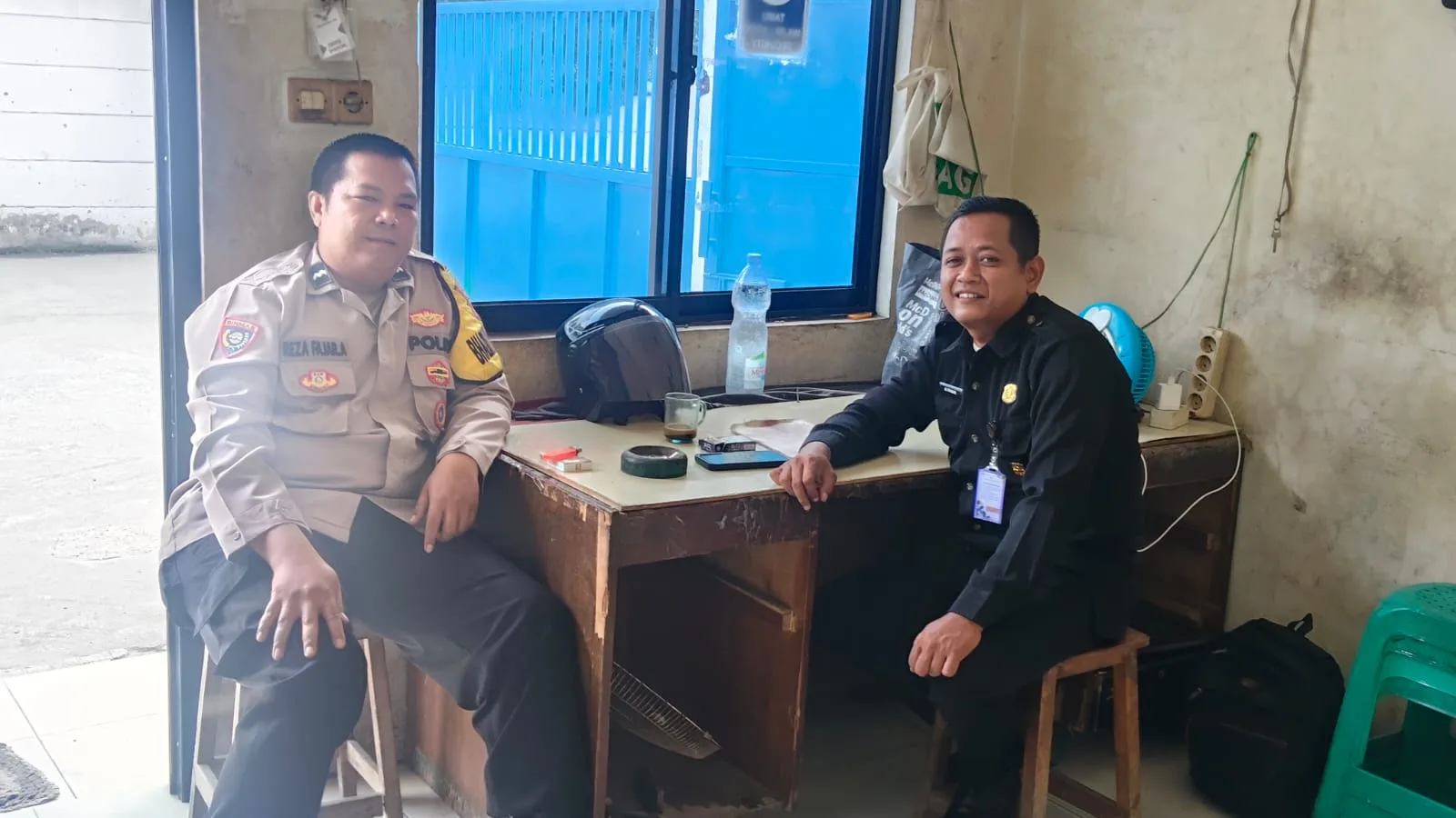 Sosialisasi Call Center 110, Aipda Reza Fajar A Sambangi Keamanan Perusahaan di Desa Bojong